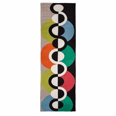 Zaida Delaunay R Procession Runner